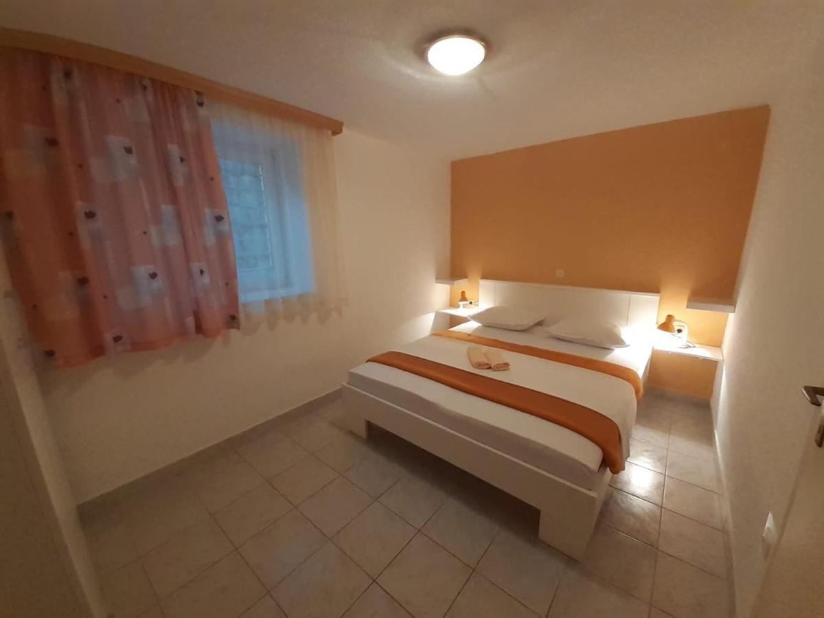 Apartments With A Parking Space Gradac, Makarska - 11332 Gradac  Exterior foto